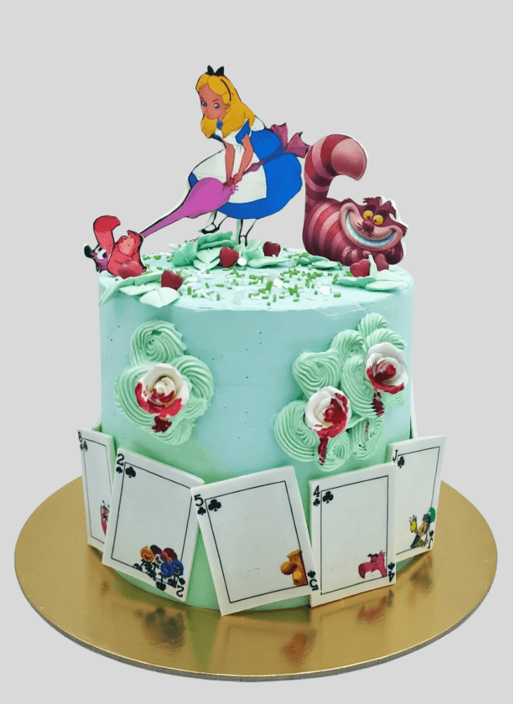Exquisite Alice in Wonderland Cake