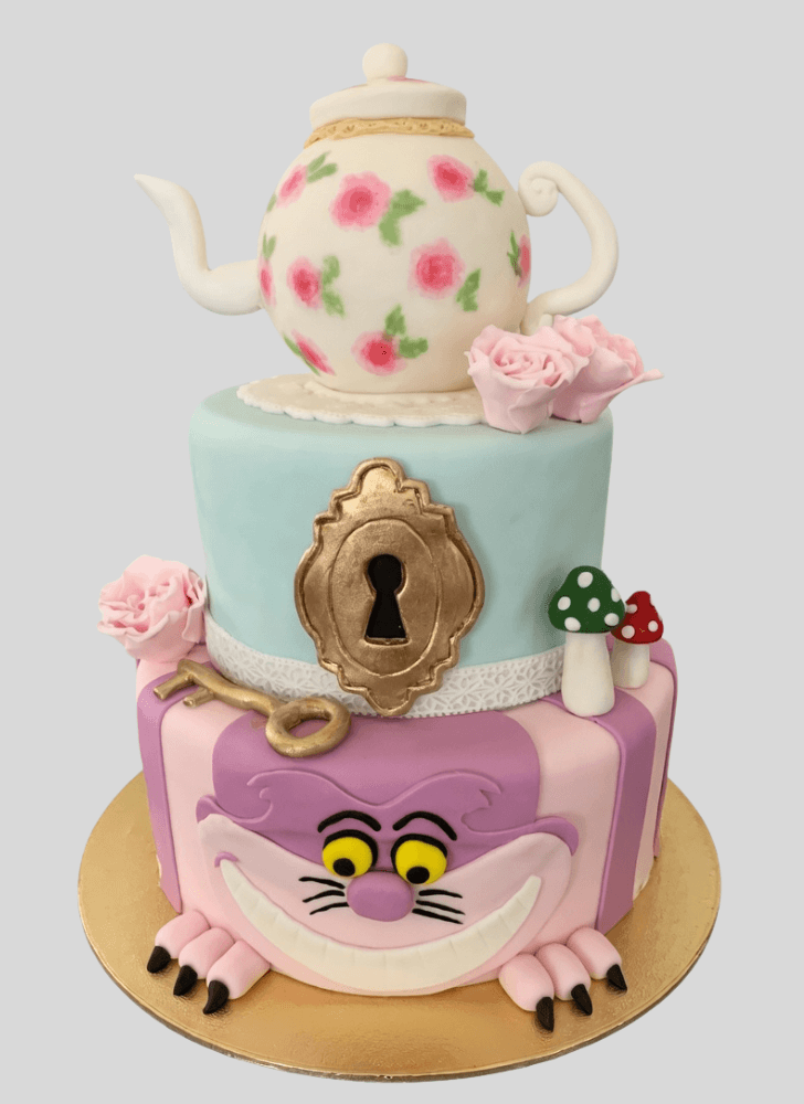 Fine Alice in Wonderland Cake