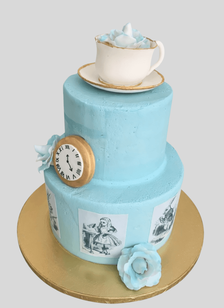 Pretty Alice in Wonderland Cake