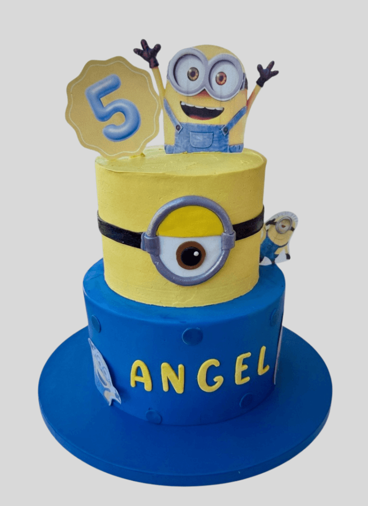 Admirable Minions Cake Design