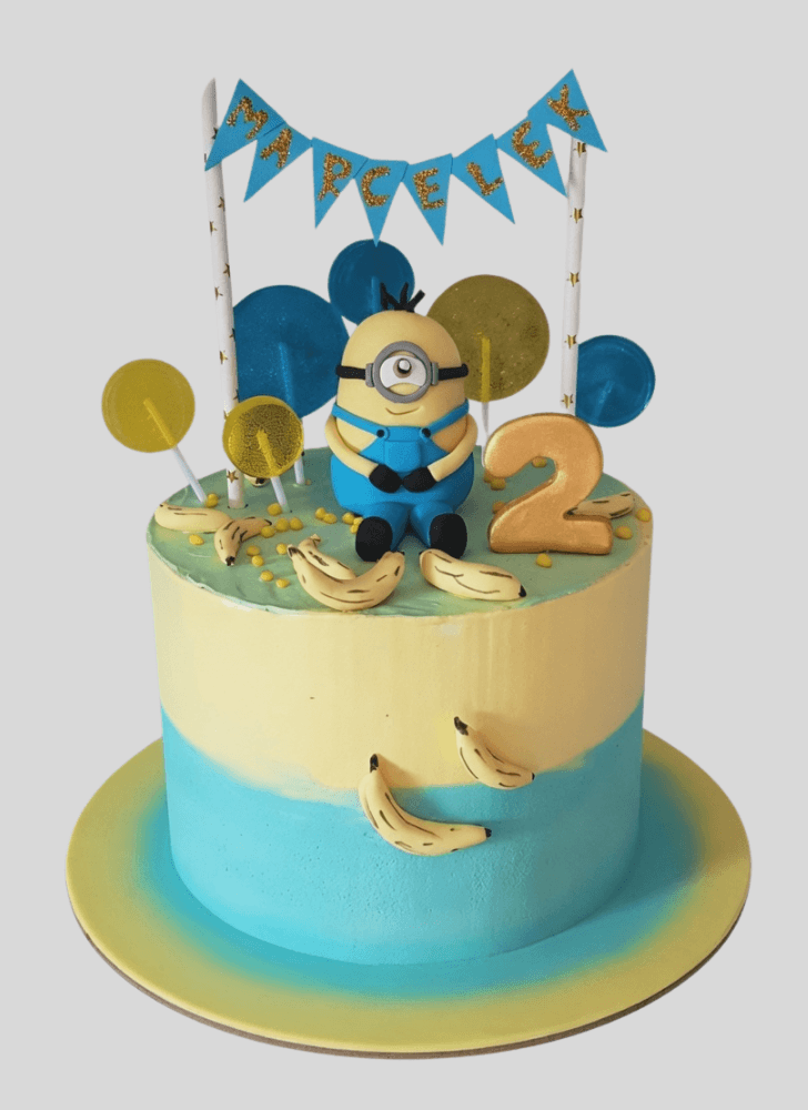 Delicate Minions Cake