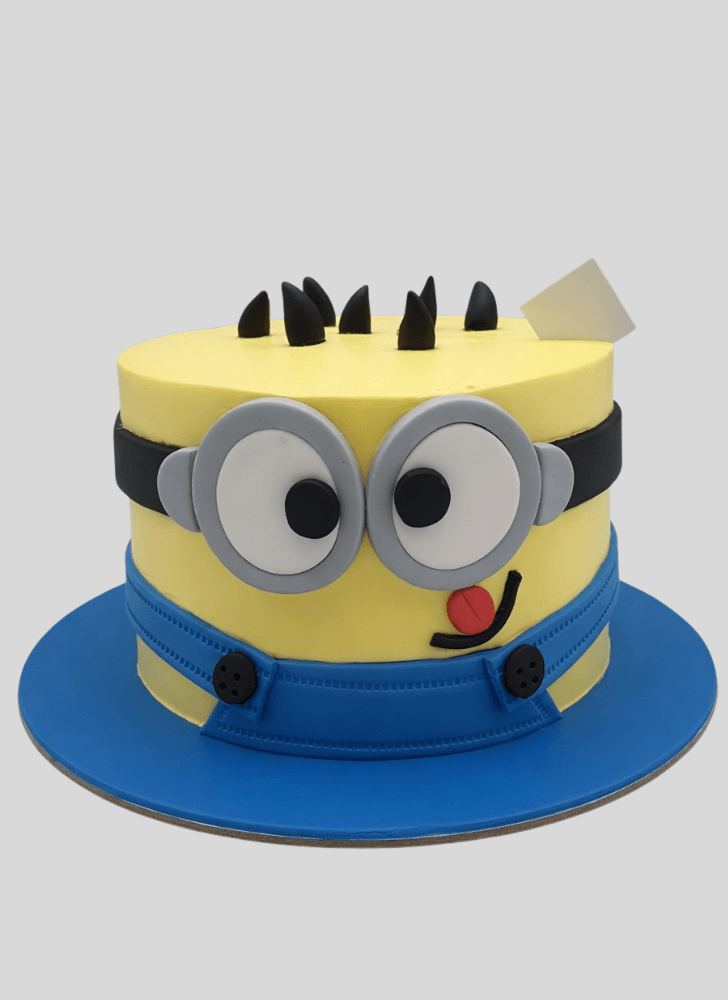 Enthralling Minions Cake