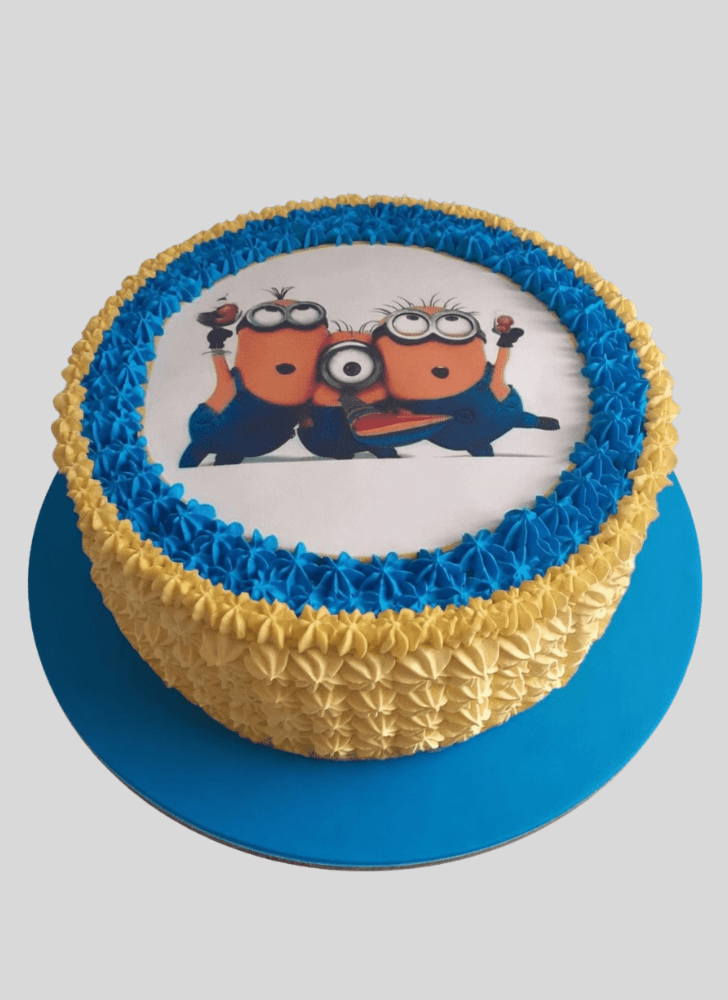 Fine Minions Cake