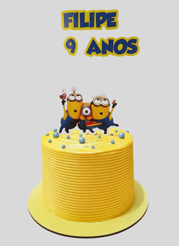 Mesmeric Minions Cake