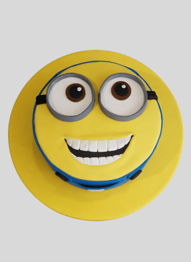 Pretty Minions Cake