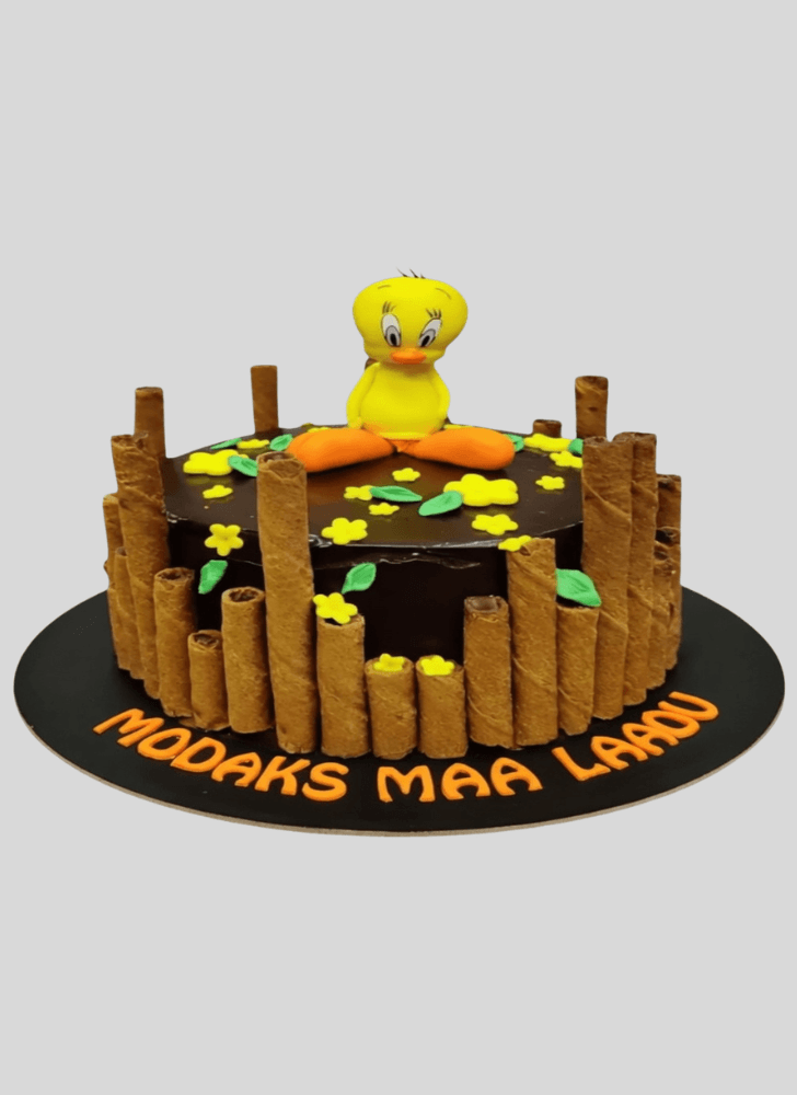 Admirable Tweety Cake Design