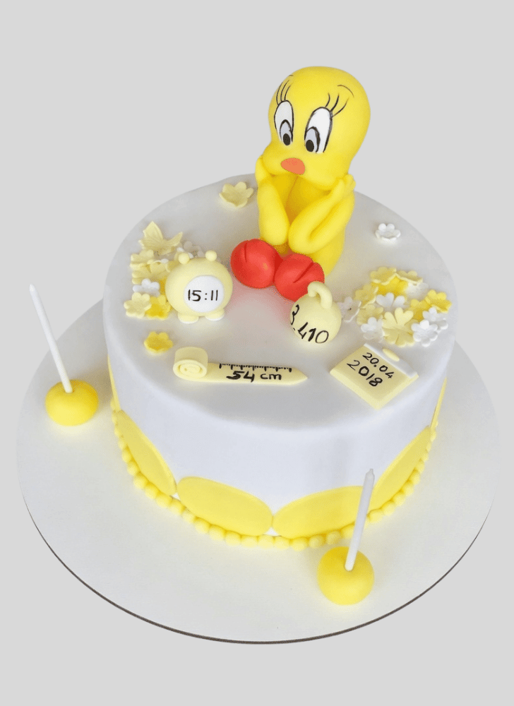 Inviting Tweety Cake