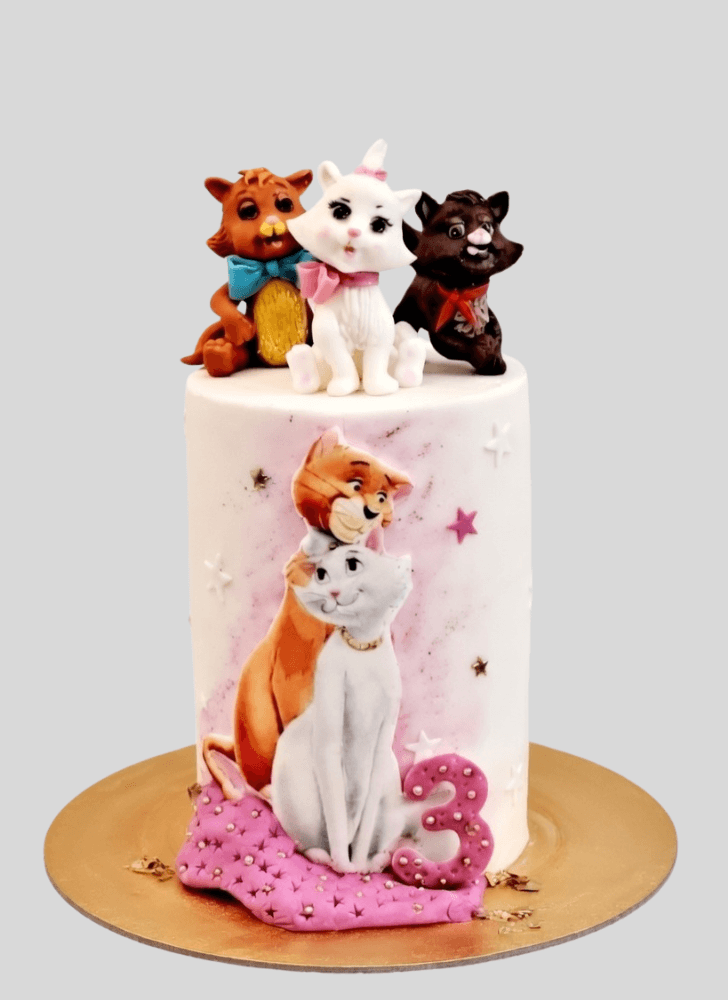 Comely Aristocats Cake