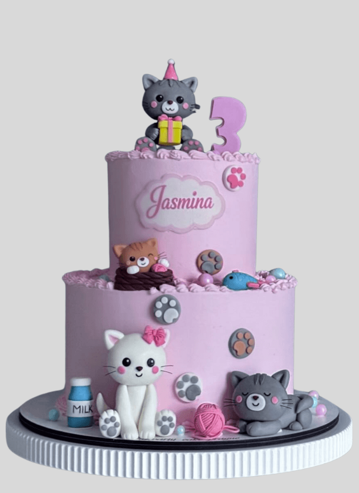 Inviting Aristocats Cake