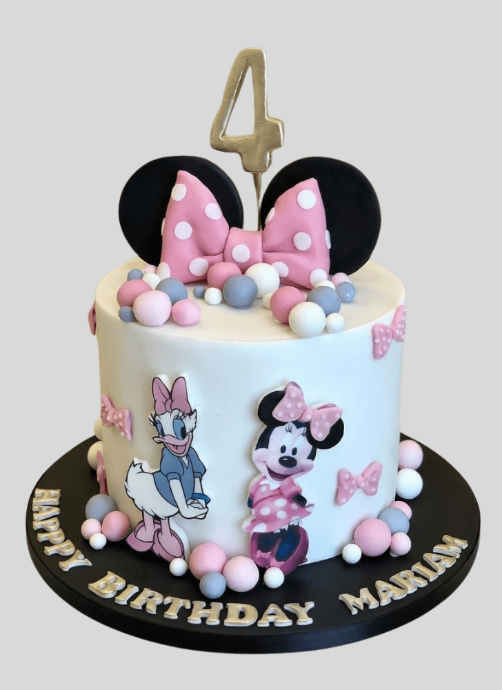 Alluring Daisy Duck Cake