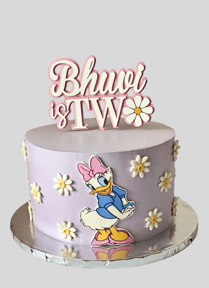 Comely Daisy Duck Cake