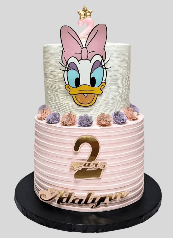 Divine Daisy Duck Cake