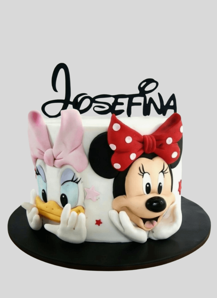 Fascinating Daisy Duck Cake