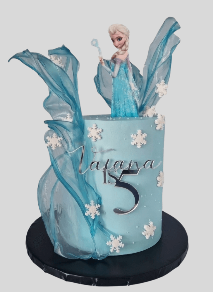 Mesmeric Disneys Frozen Cake