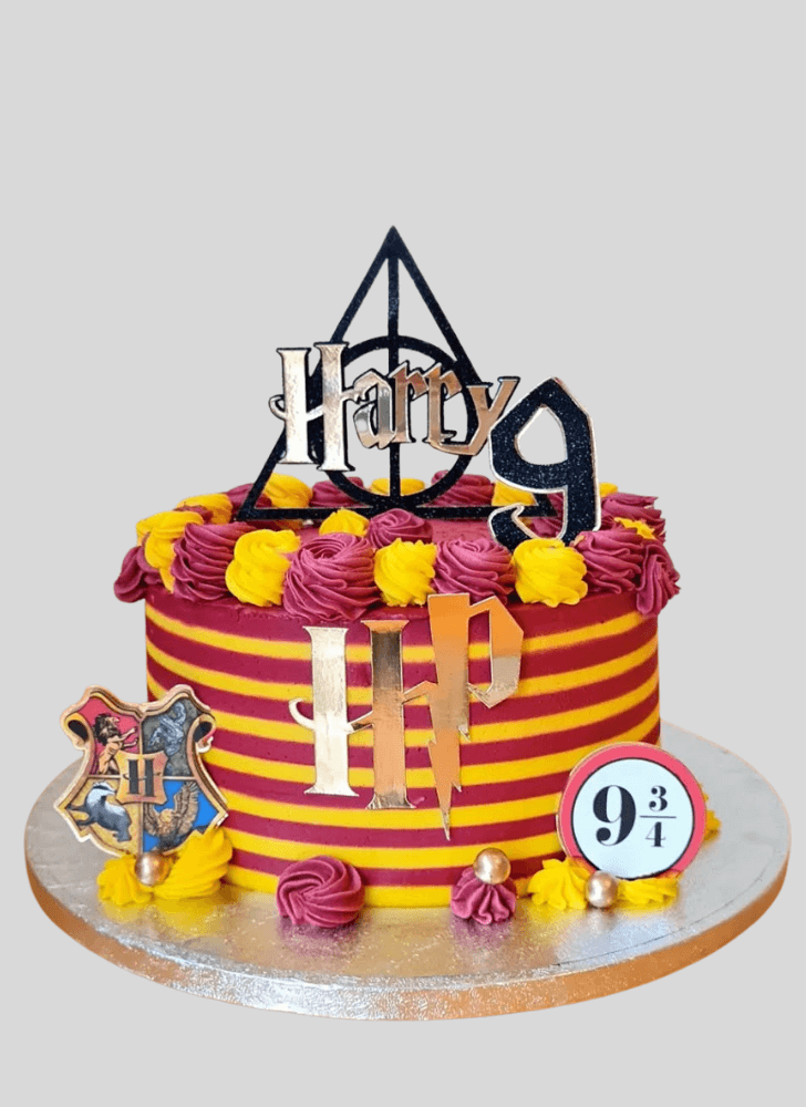 Elegant Gryffindor Cake