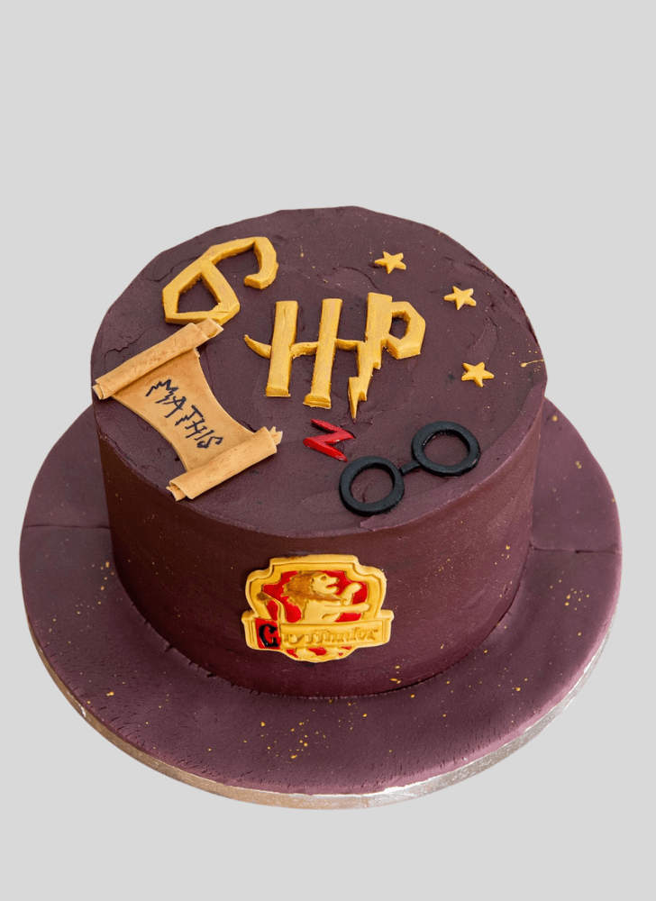 Enthralling Gryffindor Cake