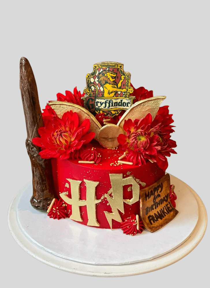 Lovely Gryffindor Cake Design