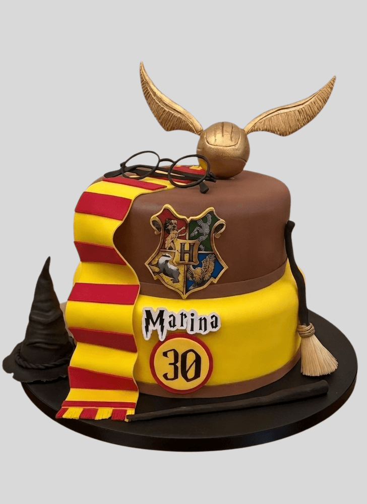 Comely Hogwarts Cake
