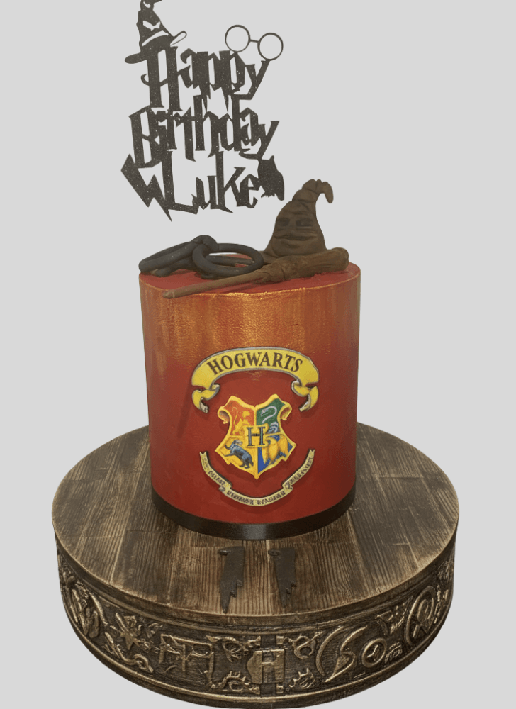 Gorgeous Hogwarts Cake