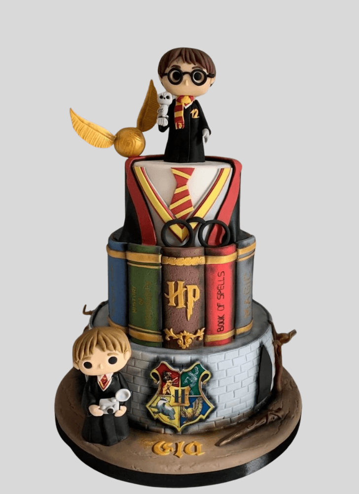 Pretty Hogwarts Cake