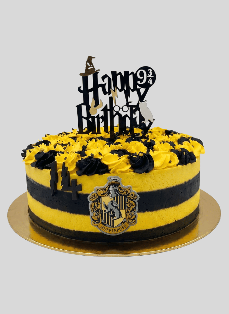Dazzling Hufflepuff Cake
