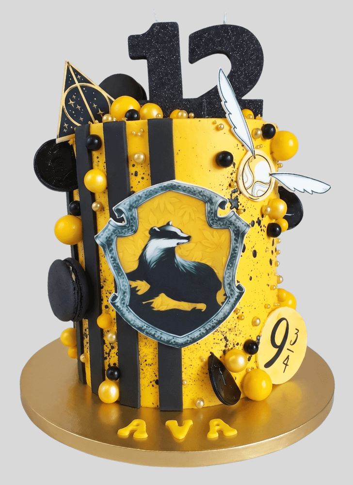 Lovely Hufflepuff Cake Design
