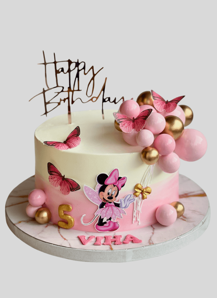 Charming Minnie Mouse Cake