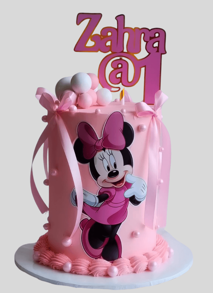 Fetching Minnie Mouse Cake