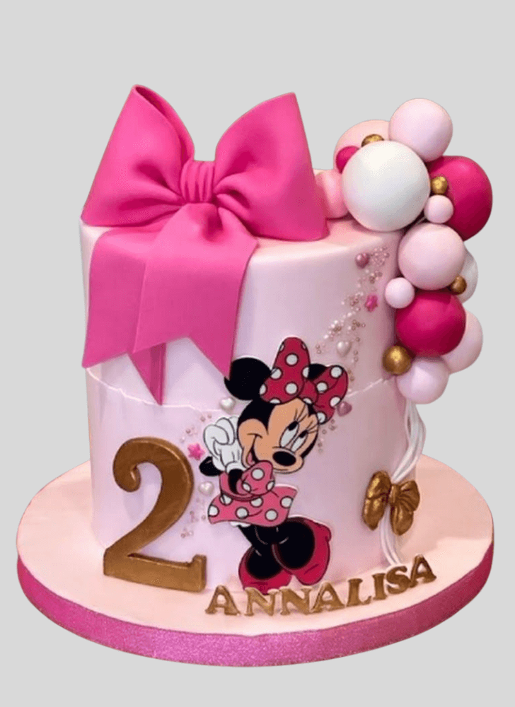 Graceful Minnie Mouse Cake