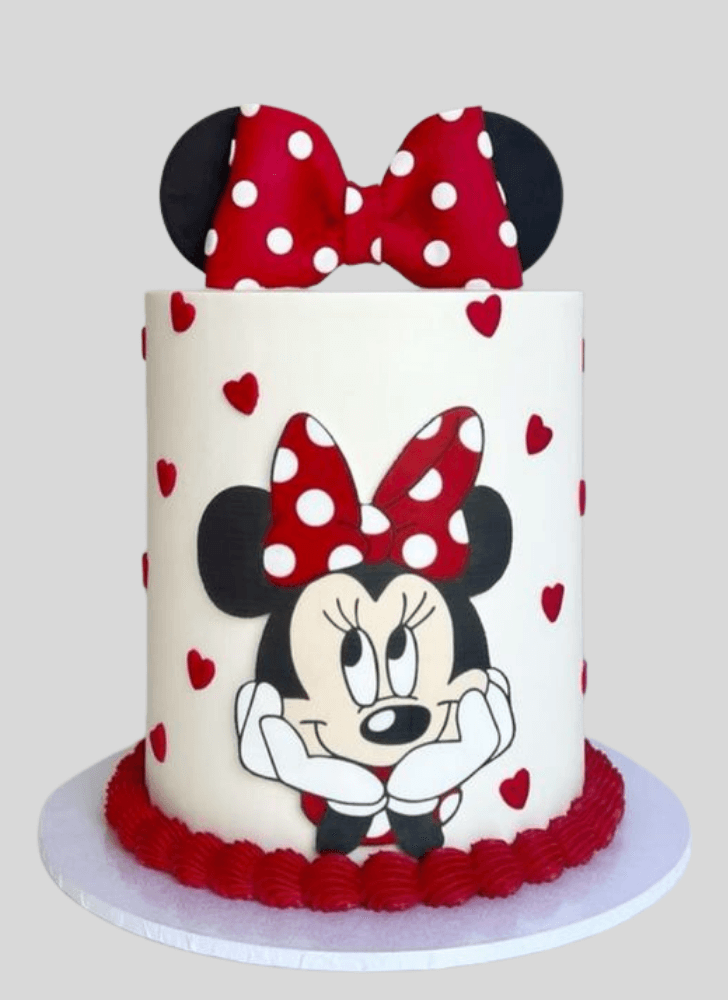 Grand Minnie Mouse Cake