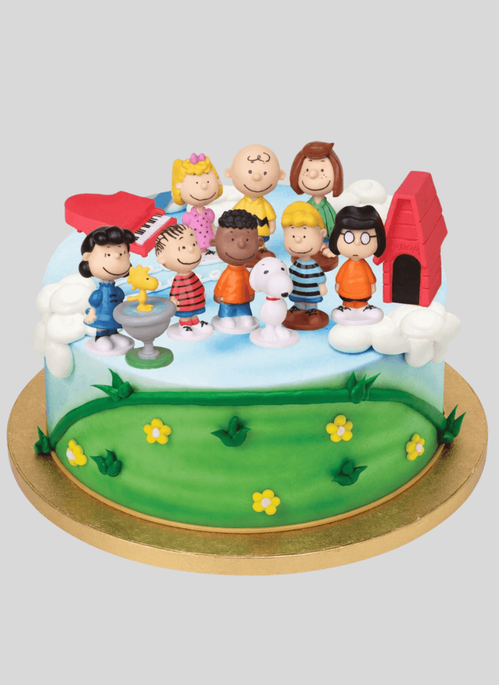 Enticing The Peanuts Movie Cake