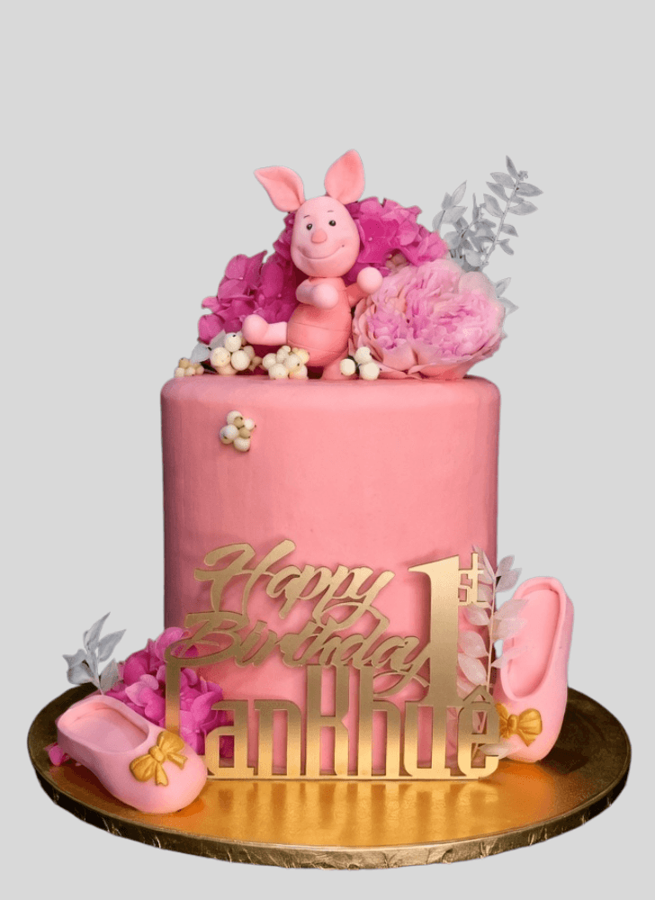 Enticing Piglet Cake