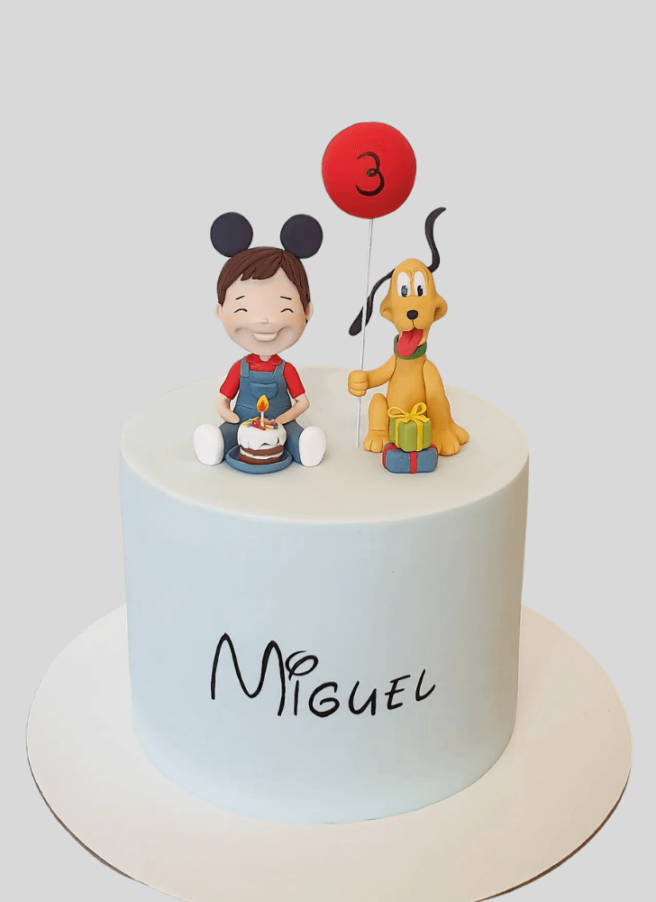 Shapely Disneys Pluto Cake