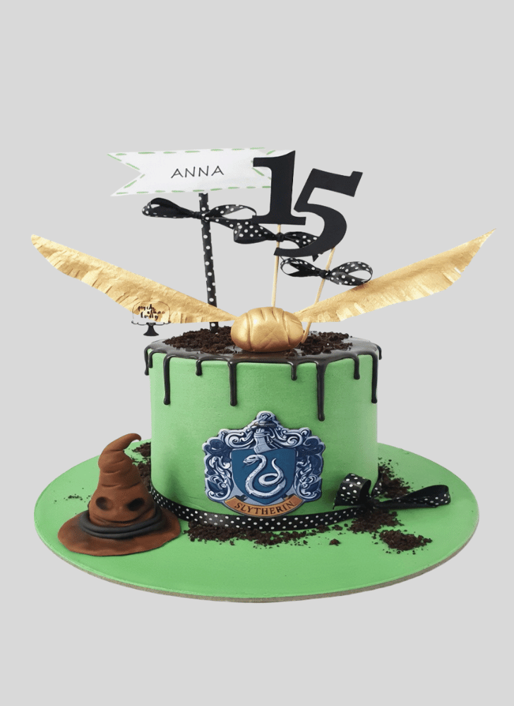 Inviting Slytherin Cake