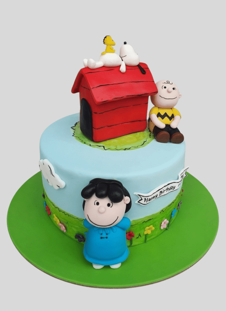 Appealing Snoopy Cake