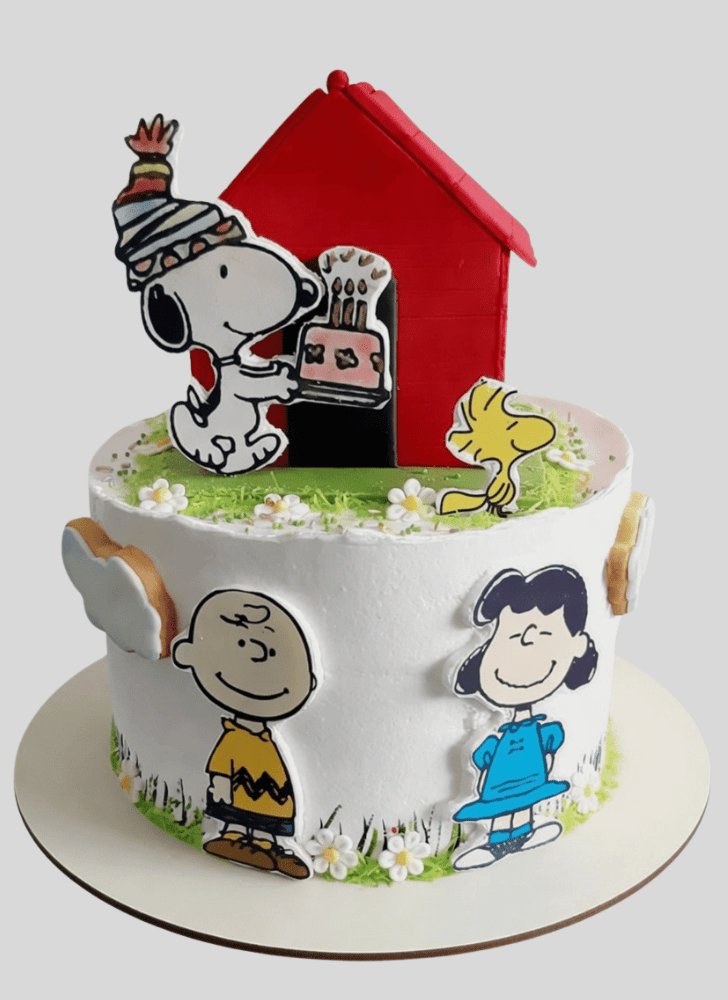 Charming Snoopy Cake