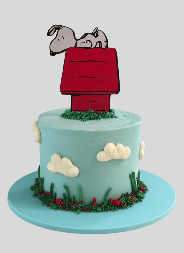 Delicate Snoopy Cake