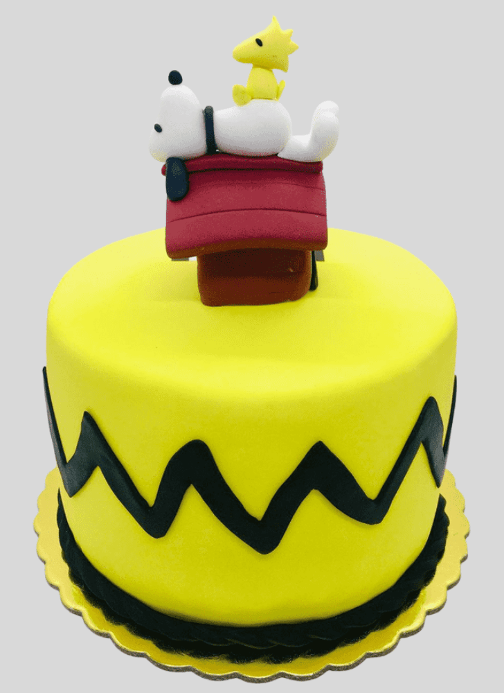 Elegant Snoopy Cake