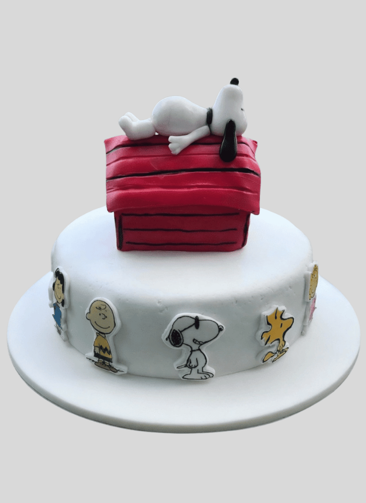 Enthralling Snoopy Cake