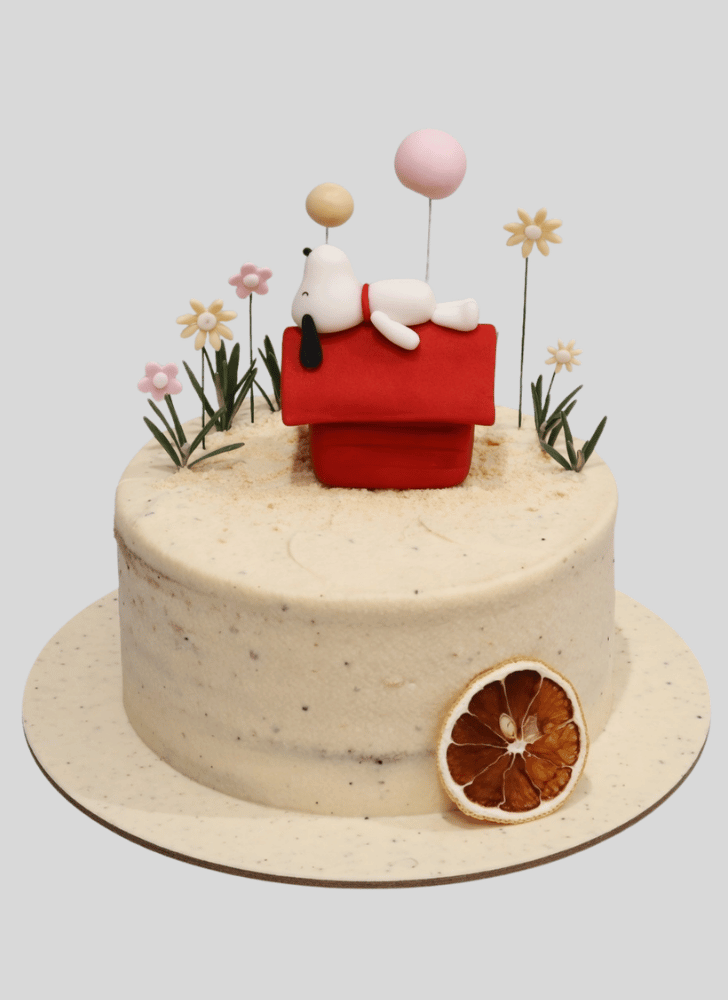 Enticing Snoopy Cake
