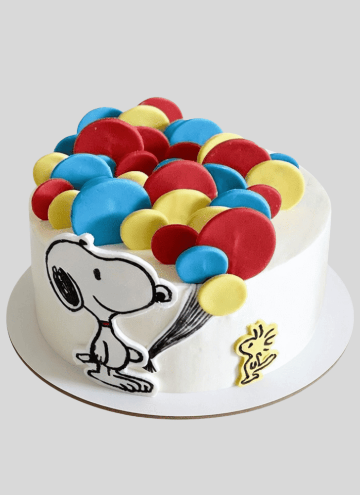 Nice Snoopy Cake