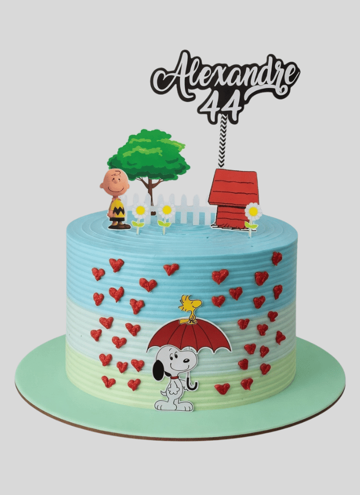 Pretty Snoopy Cake