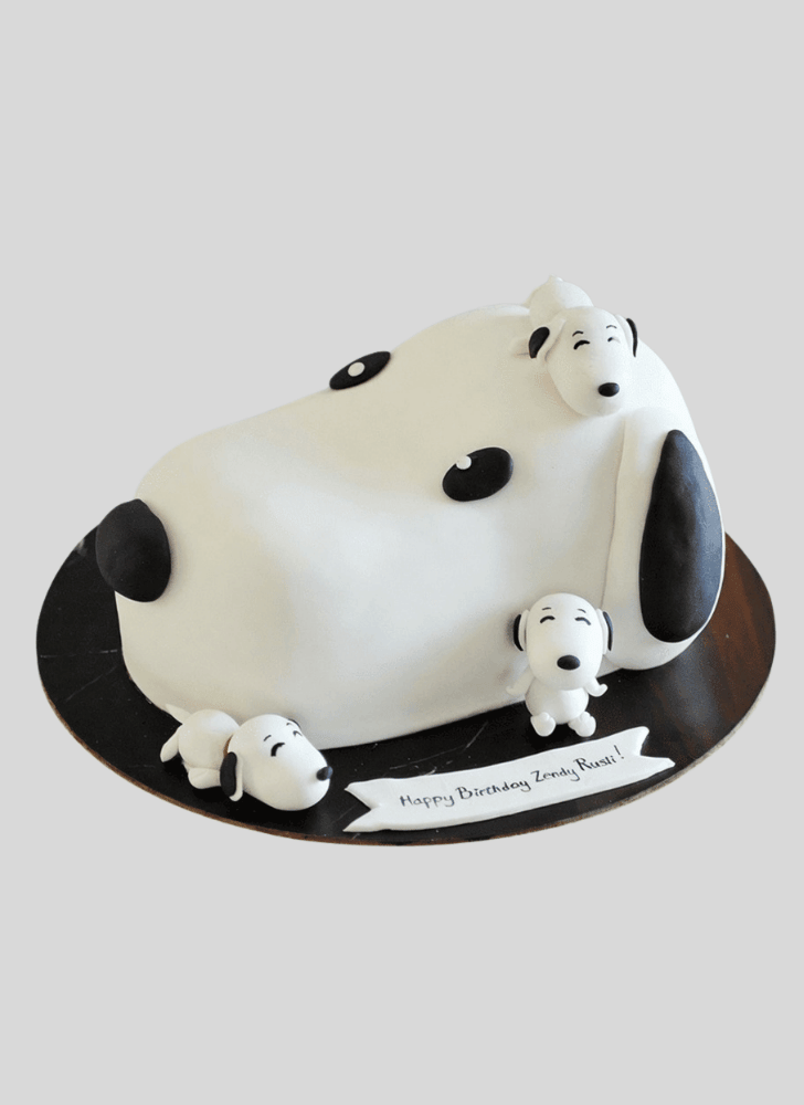 Stunning Snoopy Cake
