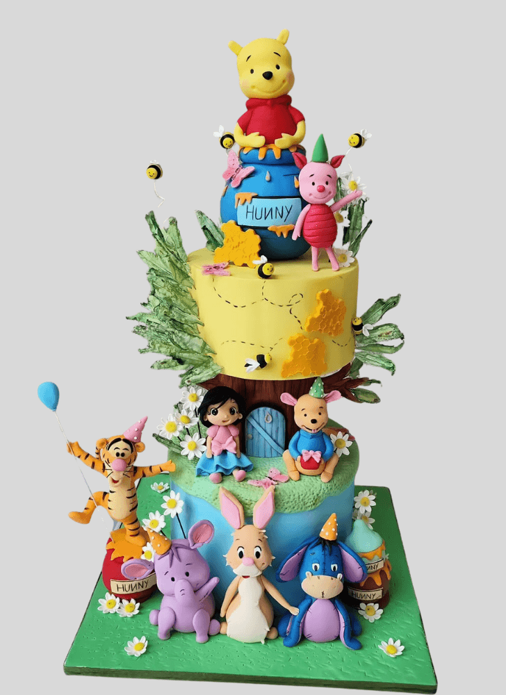 Angelic Winnie the Pooh Cake