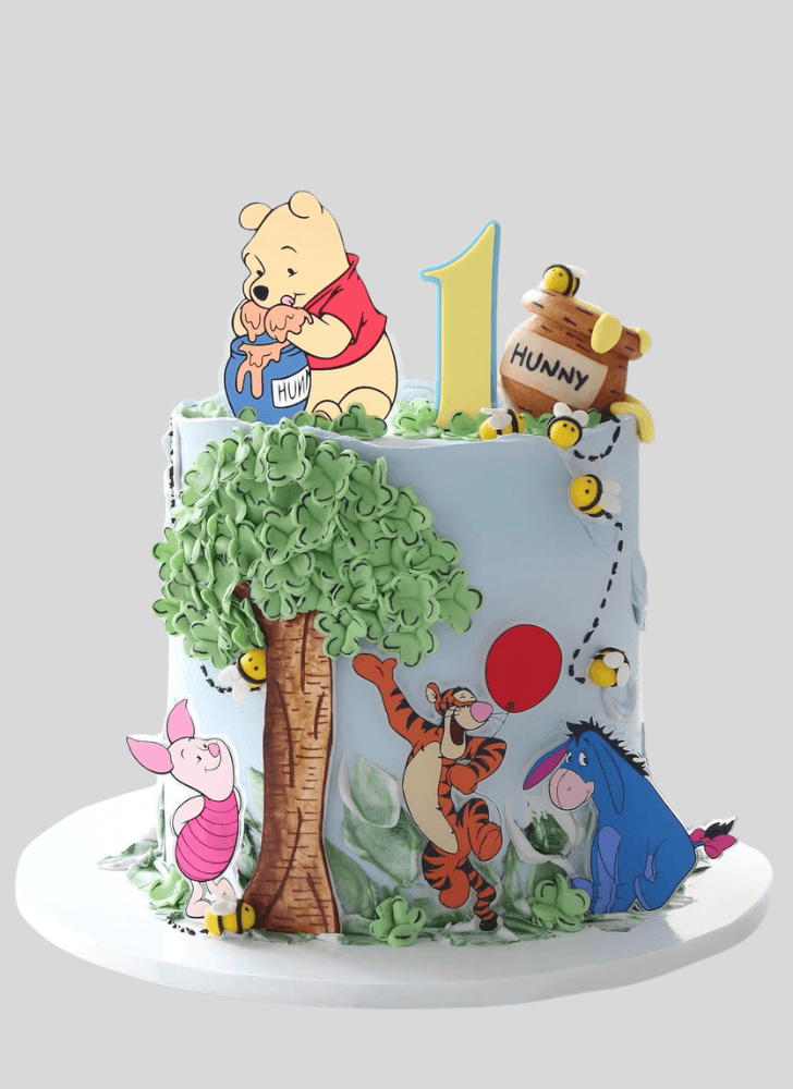 Cute Winnie the Pooh Cake