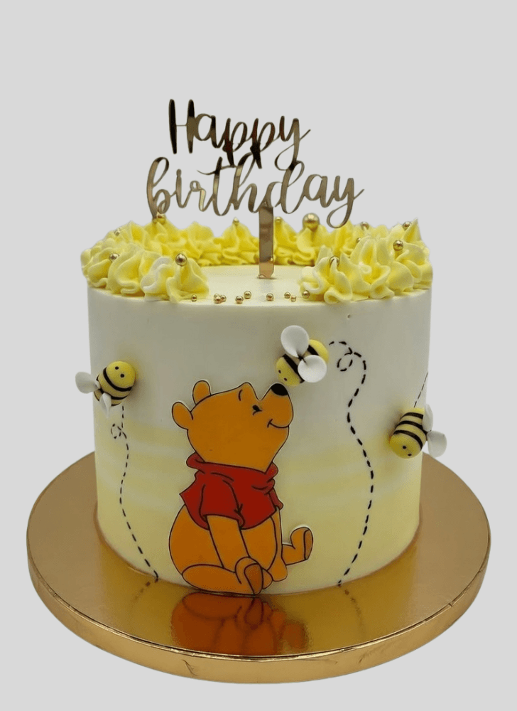 Good Looking Winnie the Pooh Cake