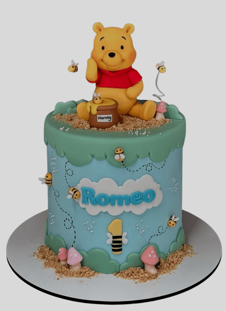 Inviting Winnie the Pooh Cake