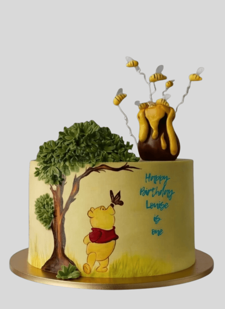 Stunning Winnie the Pooh Cake