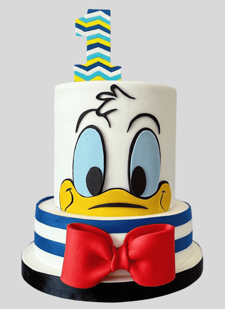 Beauteous Donald Duck Cake