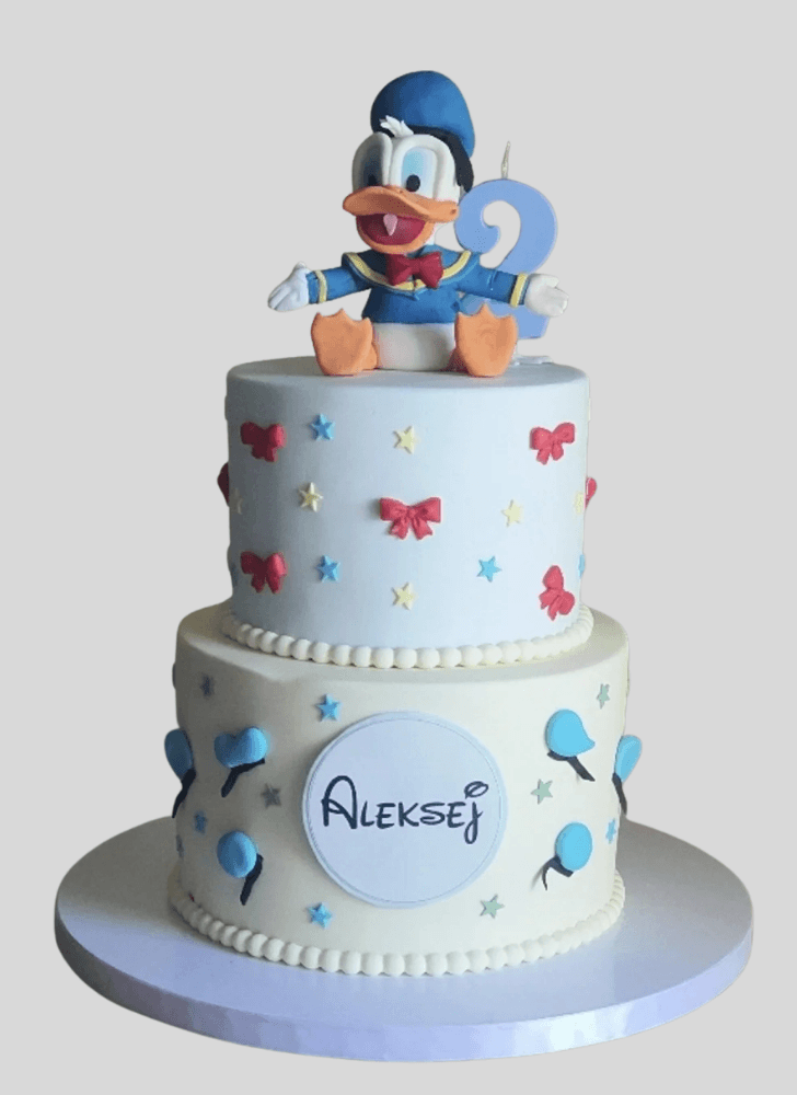 Graceful Donald Duck Cake